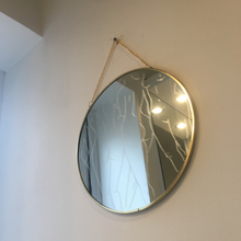 Load image into Gallery viewer, nude engraved mirror